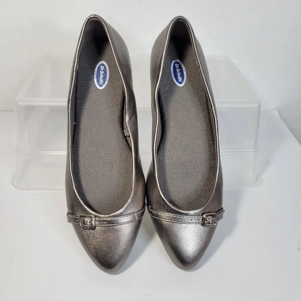 Womans Dr. Scholls Ballet Flats Pewter/Silver Size 6 Buckel Detail Pointy toe - Picture 1 of 10